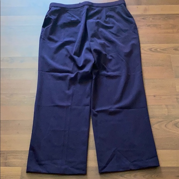 Investments dress pants - Picture 5 of 5